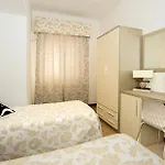 Lucerna 3*