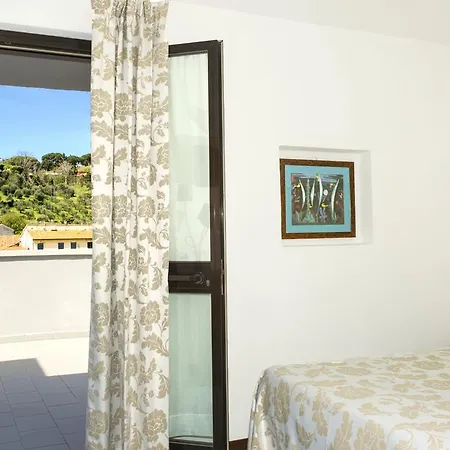Lucerna 3*