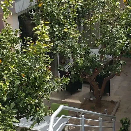 מלון Lucerna קסטליונה דלה פסקאיה