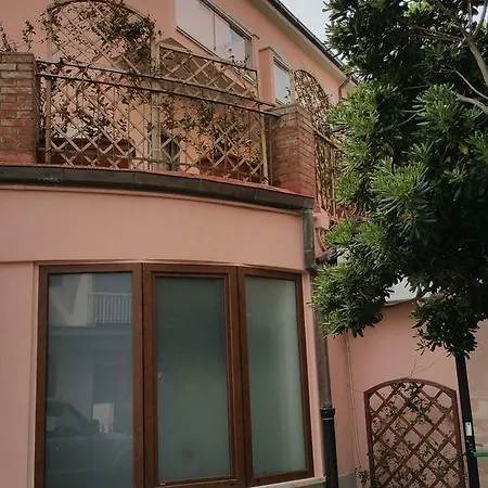 Lucerna 3* קסטליונה דלה פסקאיה